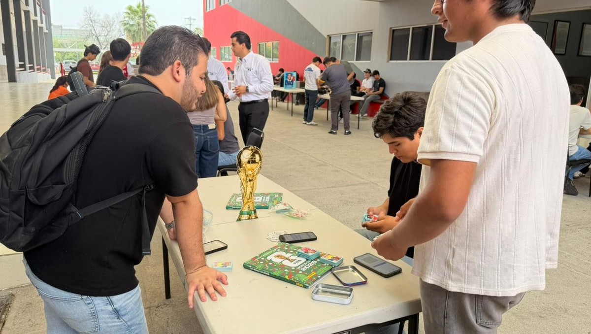 Este lunes se realizó el Sticker Fest en Facpya. Foto: Ángel Mercado