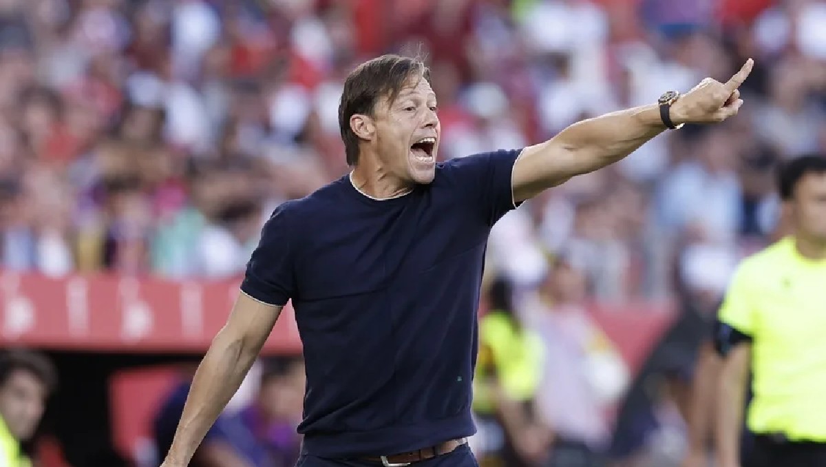 Matías Almeyda llegará a Rayados con cuerpo técnico conocido en Sevilla (EFE)