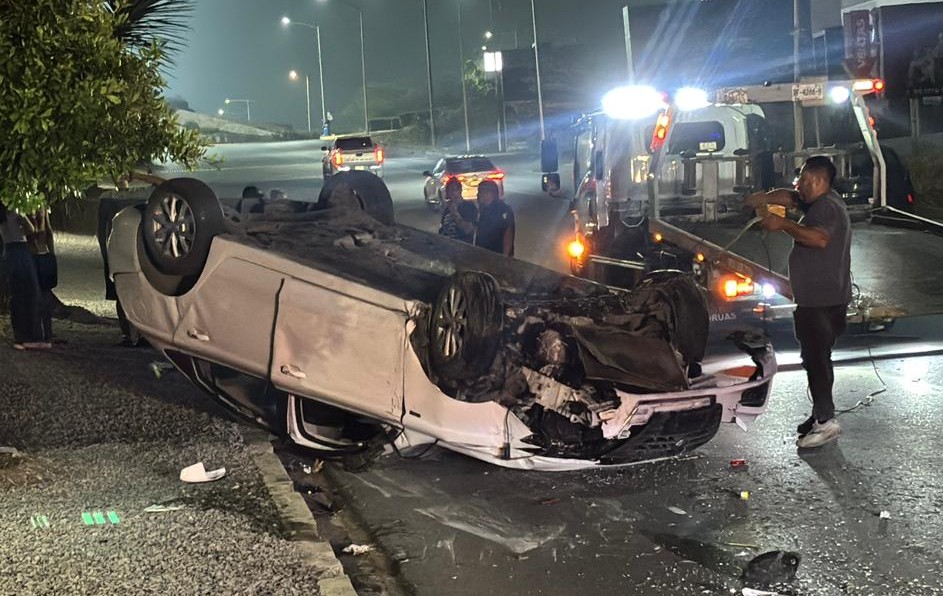 El accidente se registró durante los primeros minutos de este martes en dirección de oriente a poniente. | Fernanda Pérez