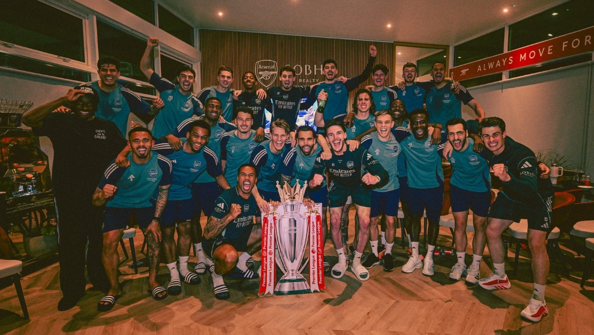 Arsenal celebra su título en la Premier League en su centro de entrenamiento (X: @Arsenal)