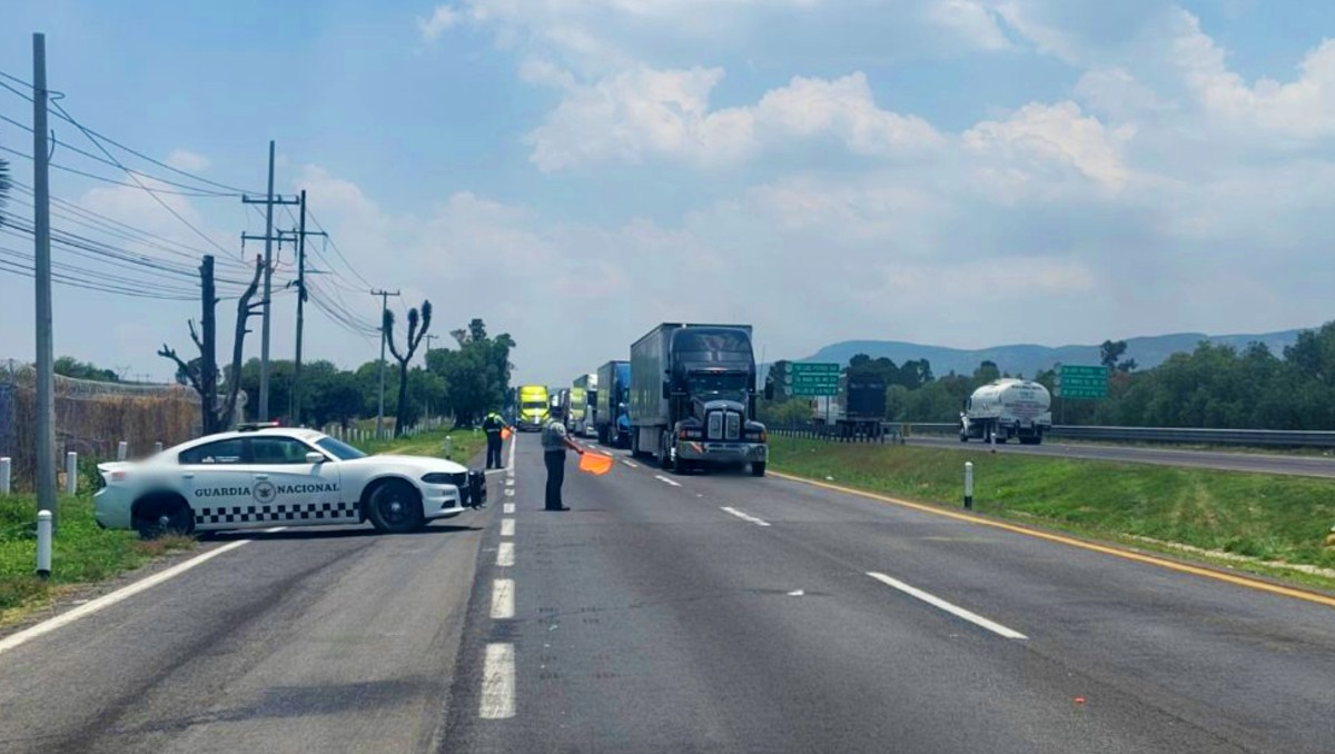 Bloqueo de la Carretera 57 en Querétaro: Muere trailero | Especial