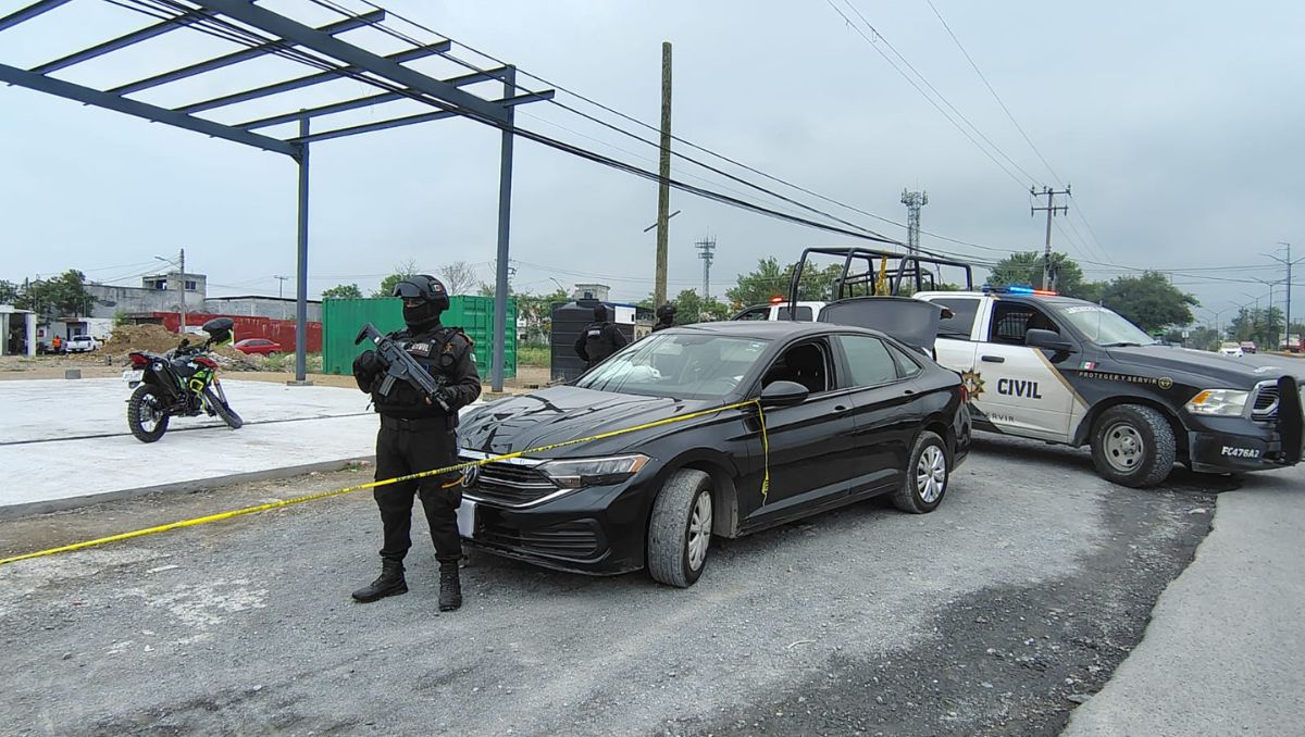 Uno de los hombres resultó con algunas lesiones y fue trasladado con custodia a un hospital. Agustín Martínez
