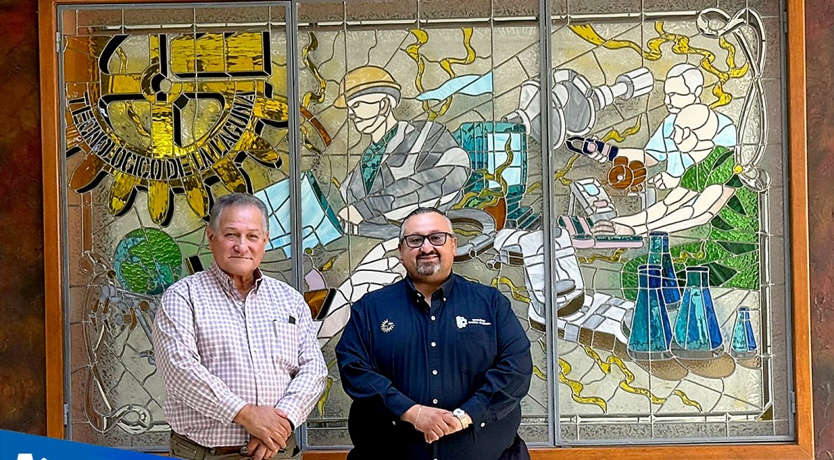Mario Valdés Garza junto a José Omar Saldivar Correa. (cortesía)