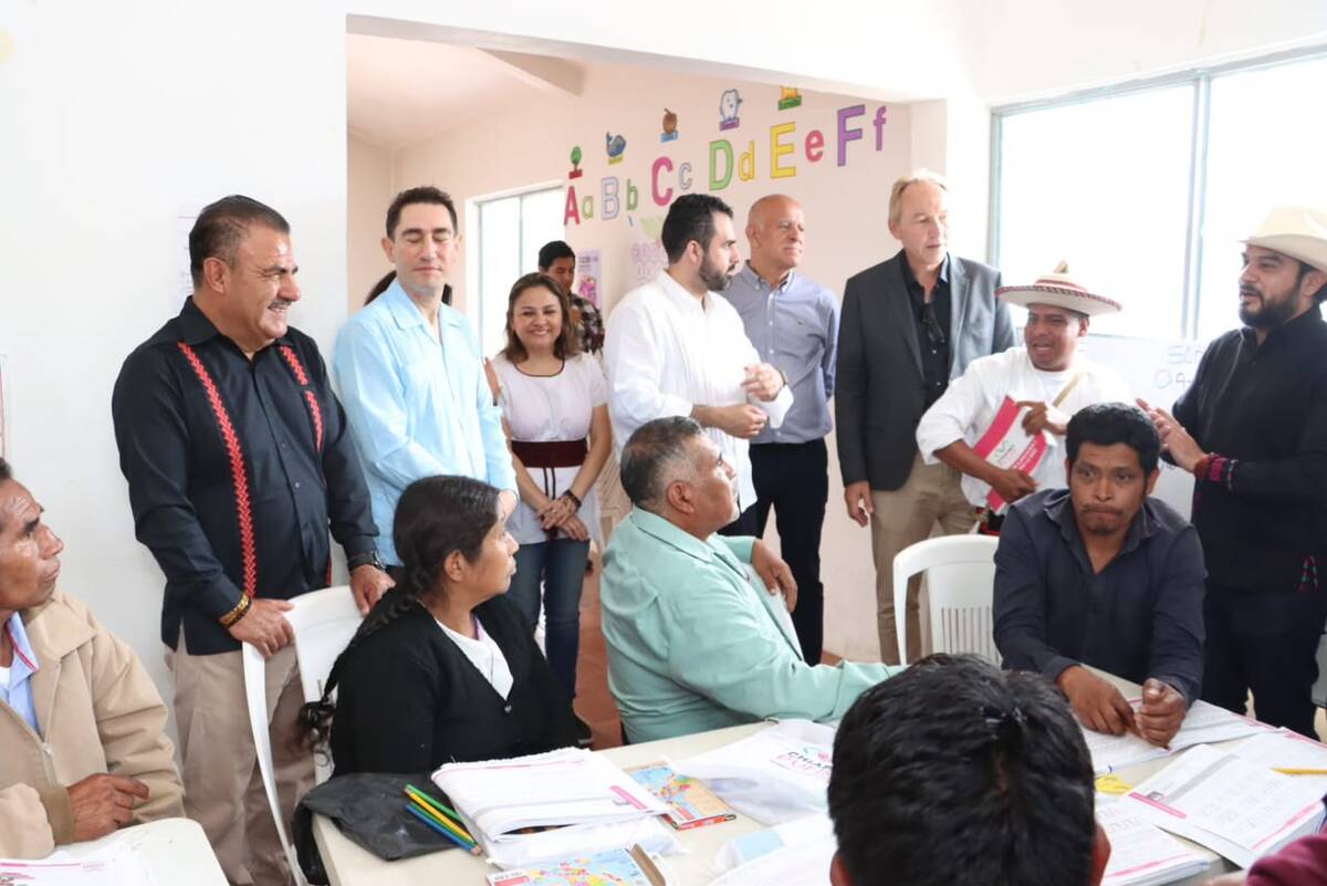 México combate el rezago educativo y ampliar el acceso a la alfabetización de jóvenes.