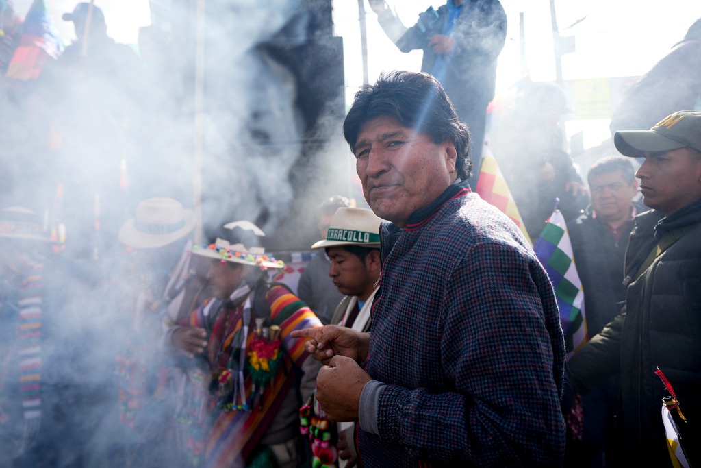 "Usan el nombre de Evo para querer desviar la atención social, para confundir a la población”, argumentó Morales. | Foto: AP/Juan Karita