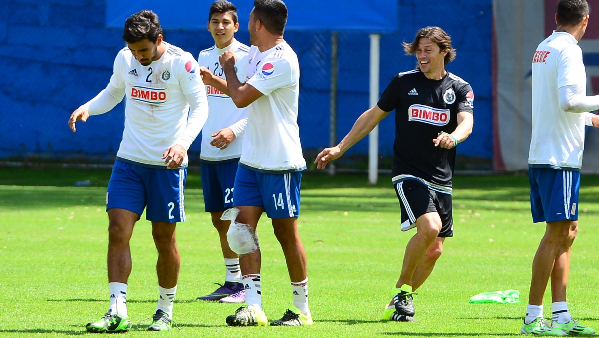 Oswaldo Alanís (izquierda) recordó la época donde coincidió con el técnico argentino que vuelve a Liga MX con Rayados (Foto: MexSport)