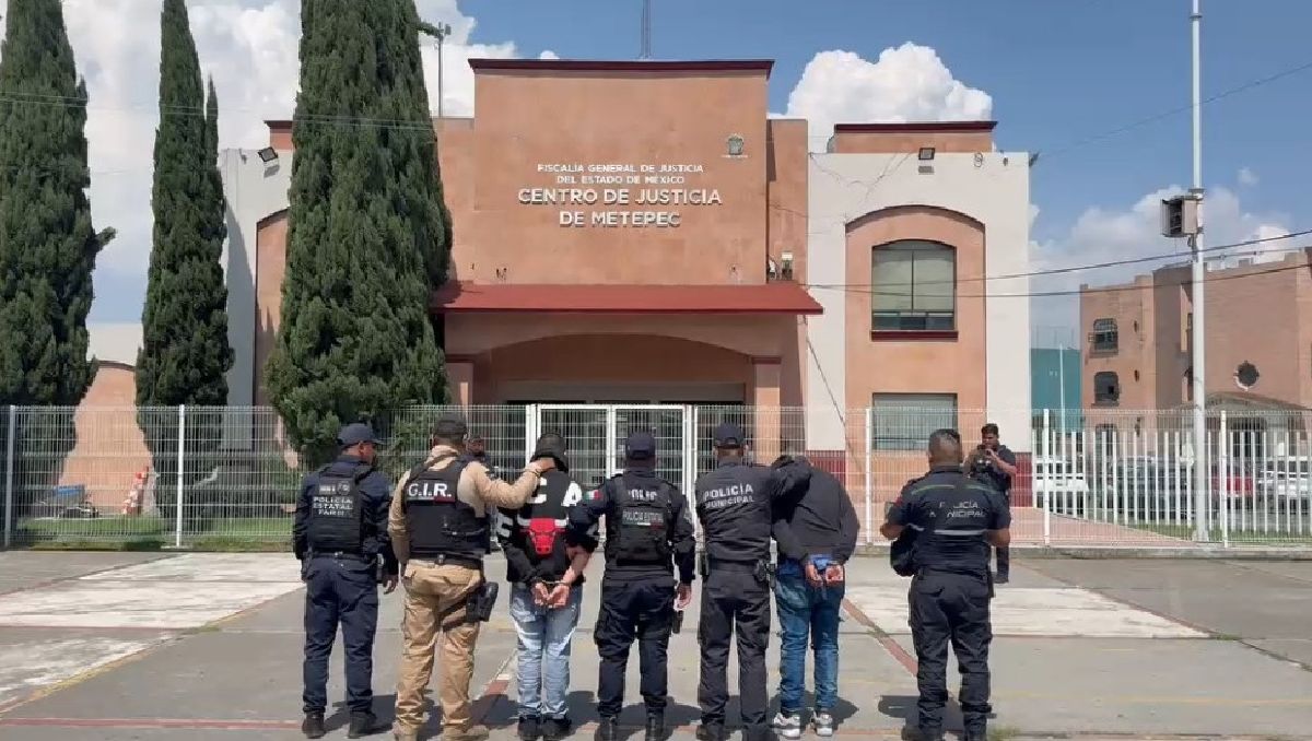 Personal de la casa de empeño identificó a los ladrones por las fichas de reportes de robo. | Foto: Especial