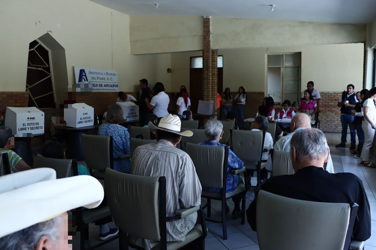 Realizan jornada de voto anticipado en asilo de Saltillo. | Esmeralda Sánchez
