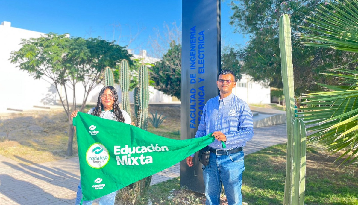Regina Díaz Rodríguez y Bruno Ávila Cepeda se preparan para la próxima contienda académica. (Cortesía)