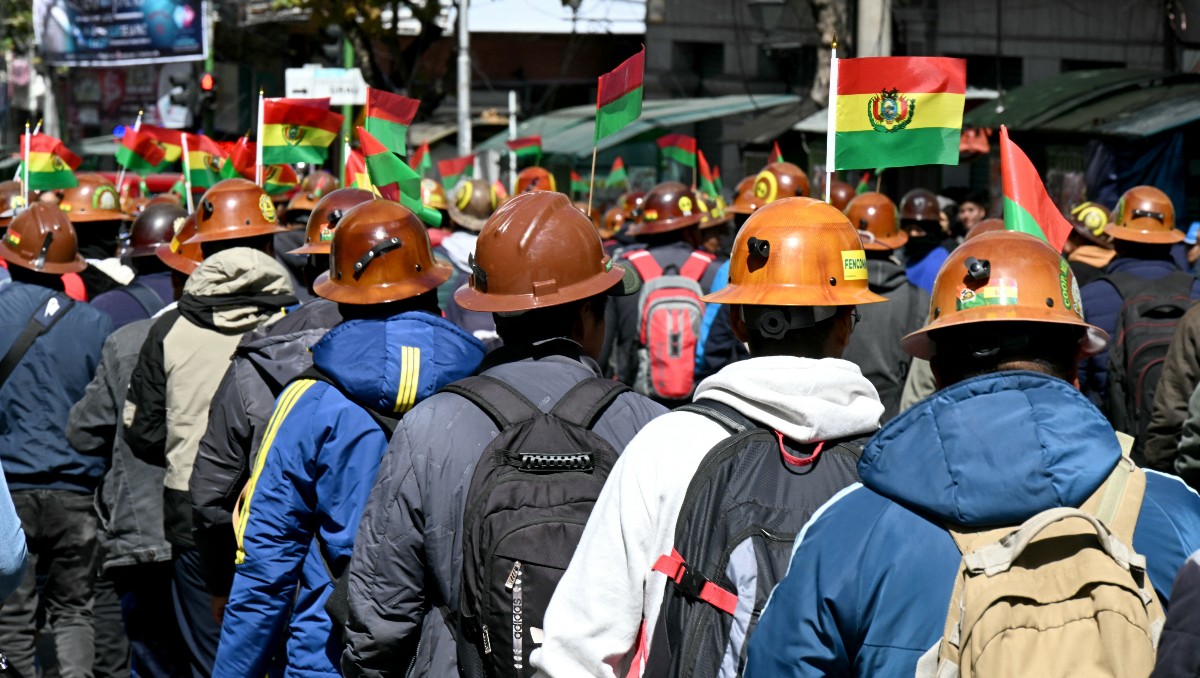 Trabajadores se han reunido en calles principales de Bolivia por mejores condiciones de vida | Foto: AFP