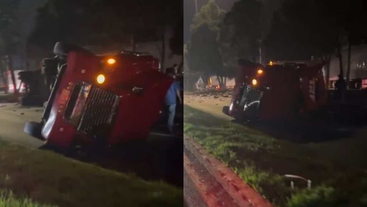 El tráiler volcó cerca del Aeropuerto Internacional de Toluca. | Foto: Especial