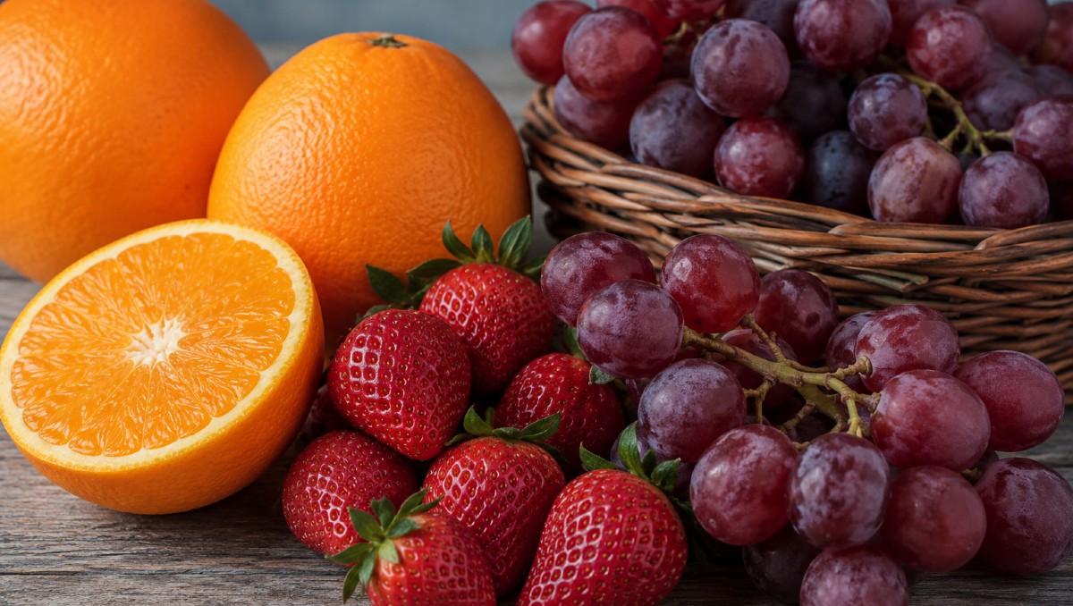 ¿Comes estas frutas? Alertan por pesticidas en uvas y fresas en Europa | IA DISCOVER