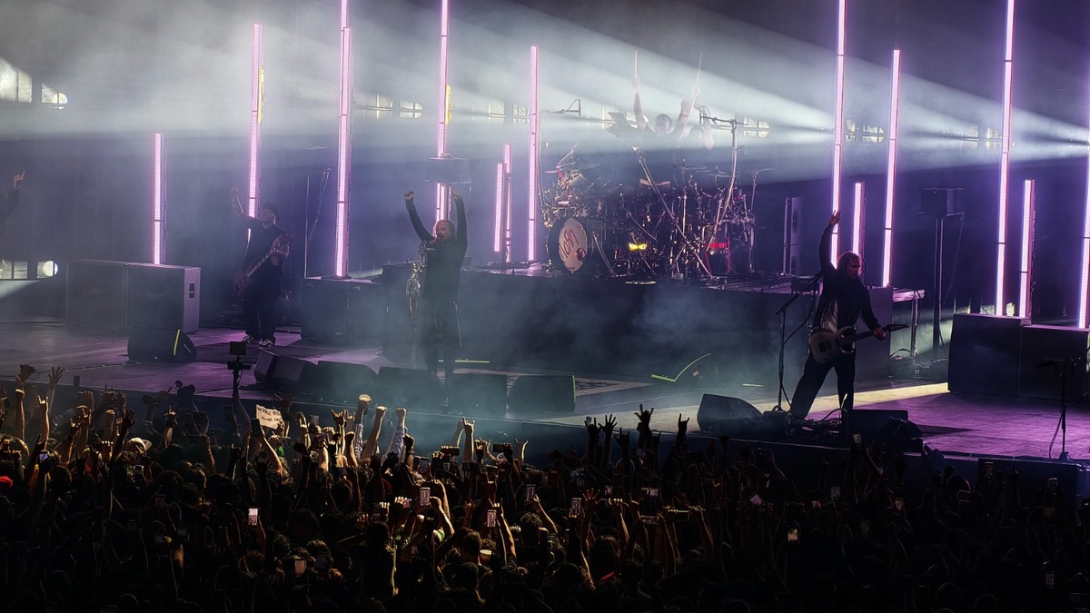 Korn regresó a México con un show cargado de visuales oscuras, cerveza volando y clásicos coreados por miles de fans. | Omar A. G. Pardavé