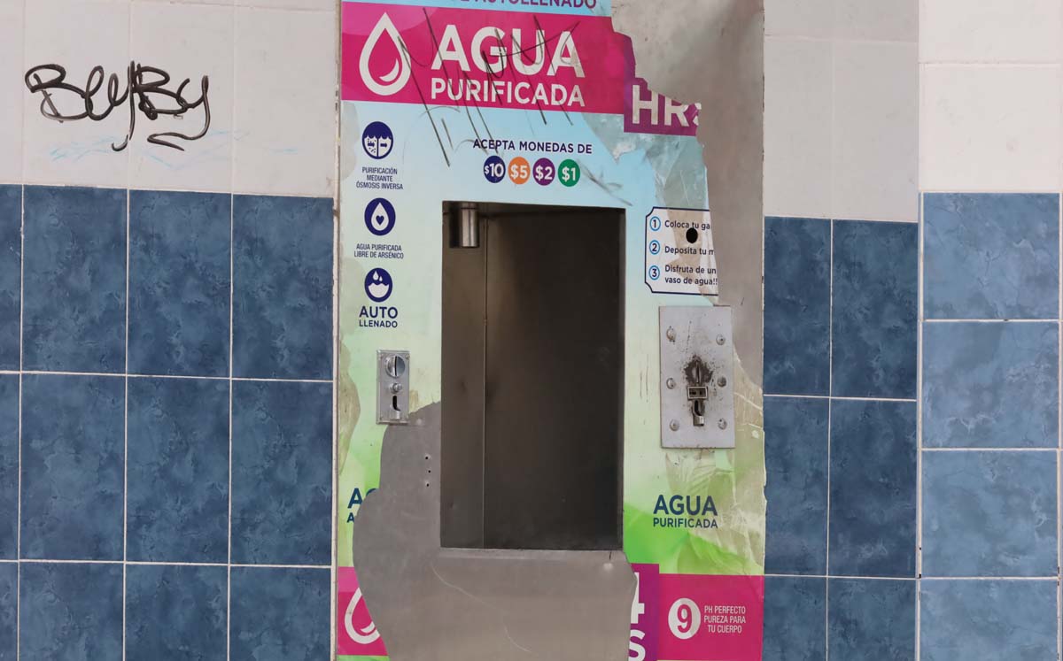 Máquinas expendedoras de agua en Torreón. | Foto: Verónica Rivera