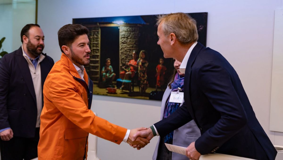Samuel García, gobernador de Nuevo León, visitó las oficinas de Signify en Ámsterdam. Especial