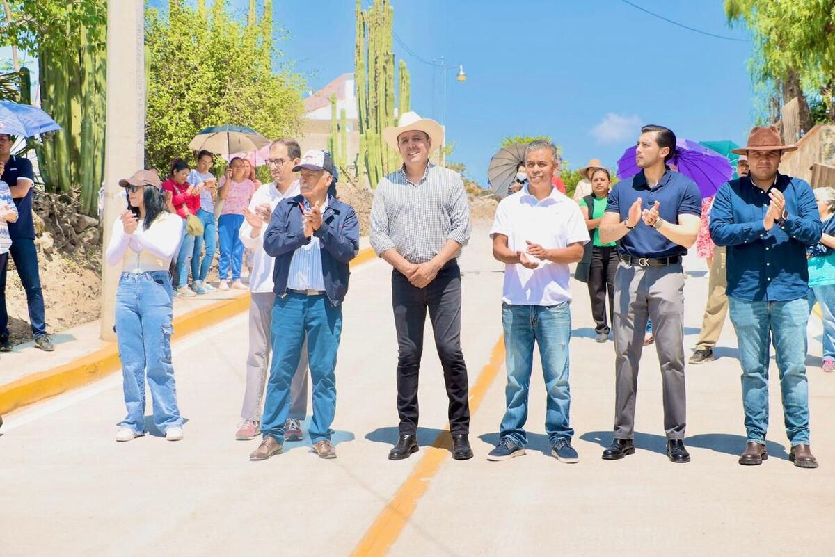 El alcalde Cristhian Martínez realizó un recorrido por las obras. (Cortesía)