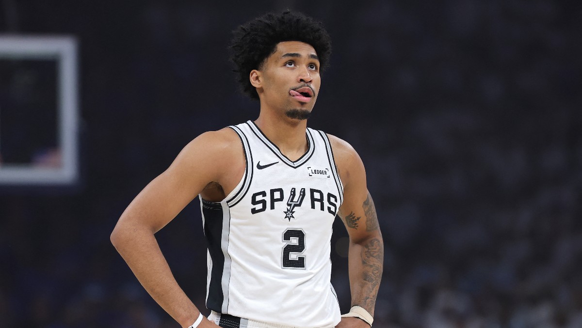 Dylan Harper, en duda con Spurs para el Juego 3 de la Final de la Conferencia Oeste (AFP)