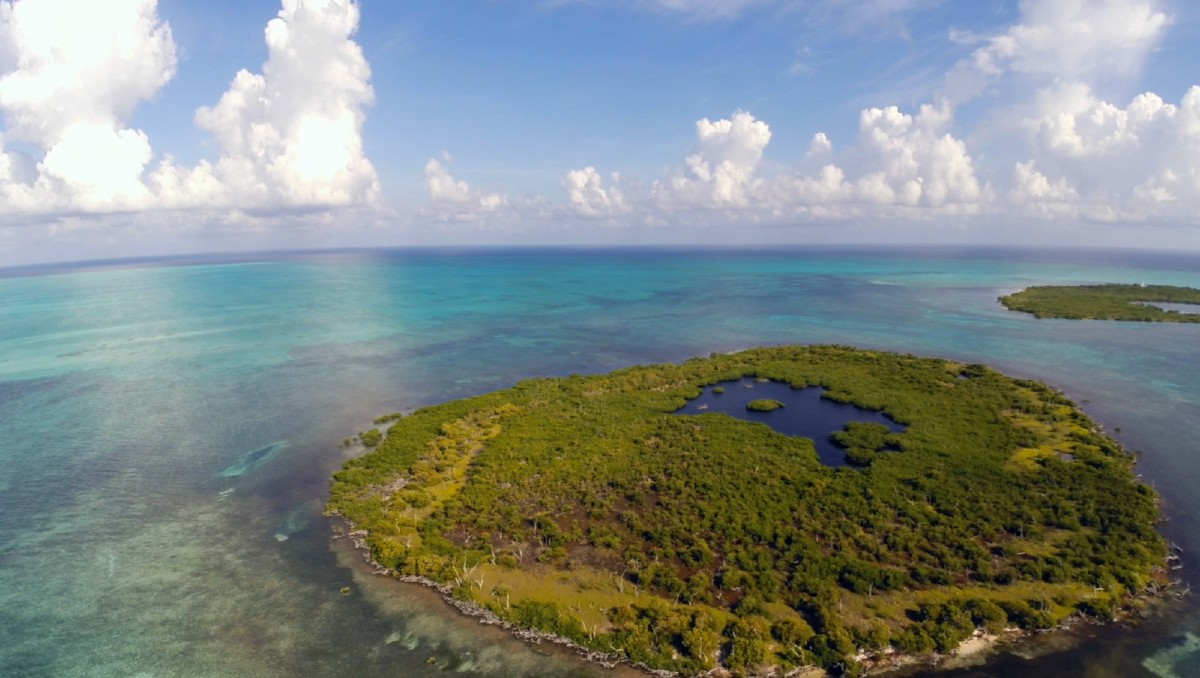 La Semarnat puso freno al proyecto de Royal Caribbean el pueblo pesquero. | Foto: Conanp