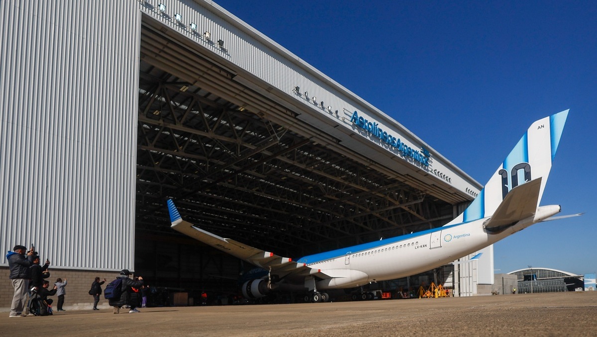 El Avión de la Selección Argentina y Lionel Messi para el Mundial (EFE)