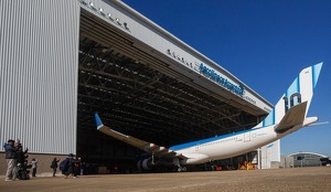 La línea Aerolíneas Argentinas presentó el avión que llevará a la Selección Argentina rumbo al Mundial del 2026, con el 10 Messi dibujado en la aeronave.