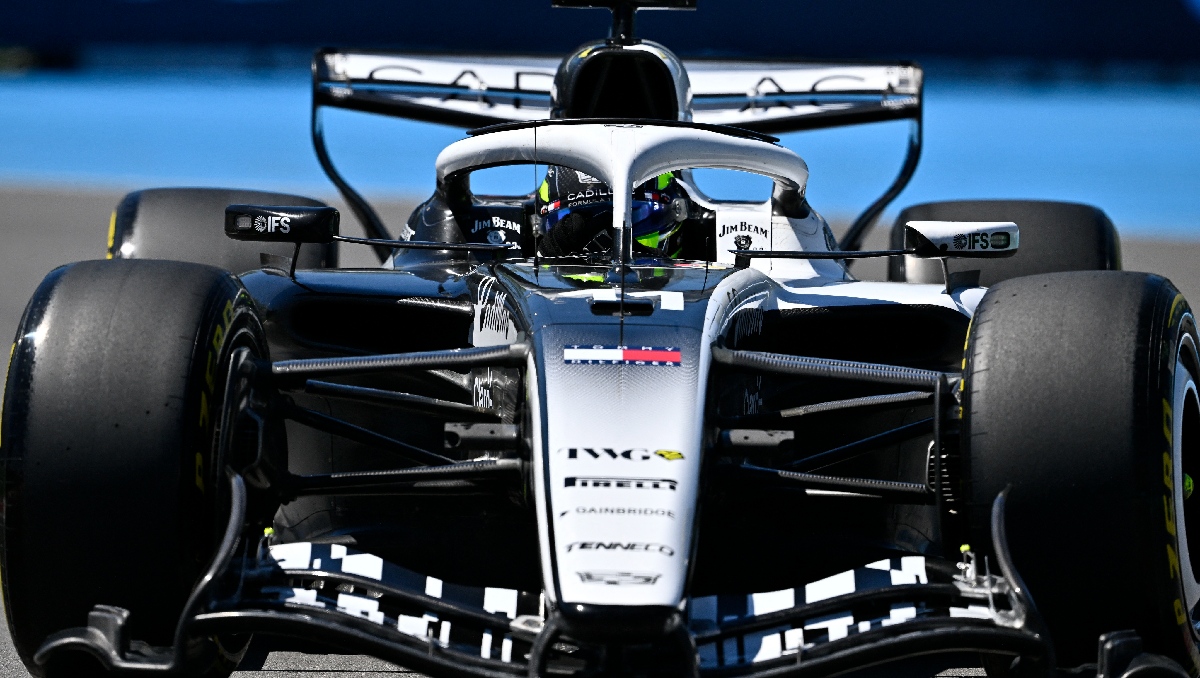 'Checo' Pérez saldrá desde la posición 17 en la carrera sprint; George Russell se lleva la Pole (Reuters)