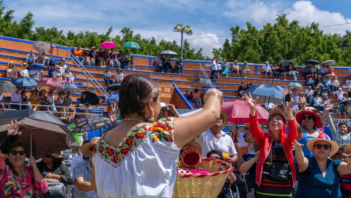 La fiesta de Santa María del Tule se lleva a cabo en la Plaza de Toros. | Foto: Guelaguetza del Tule