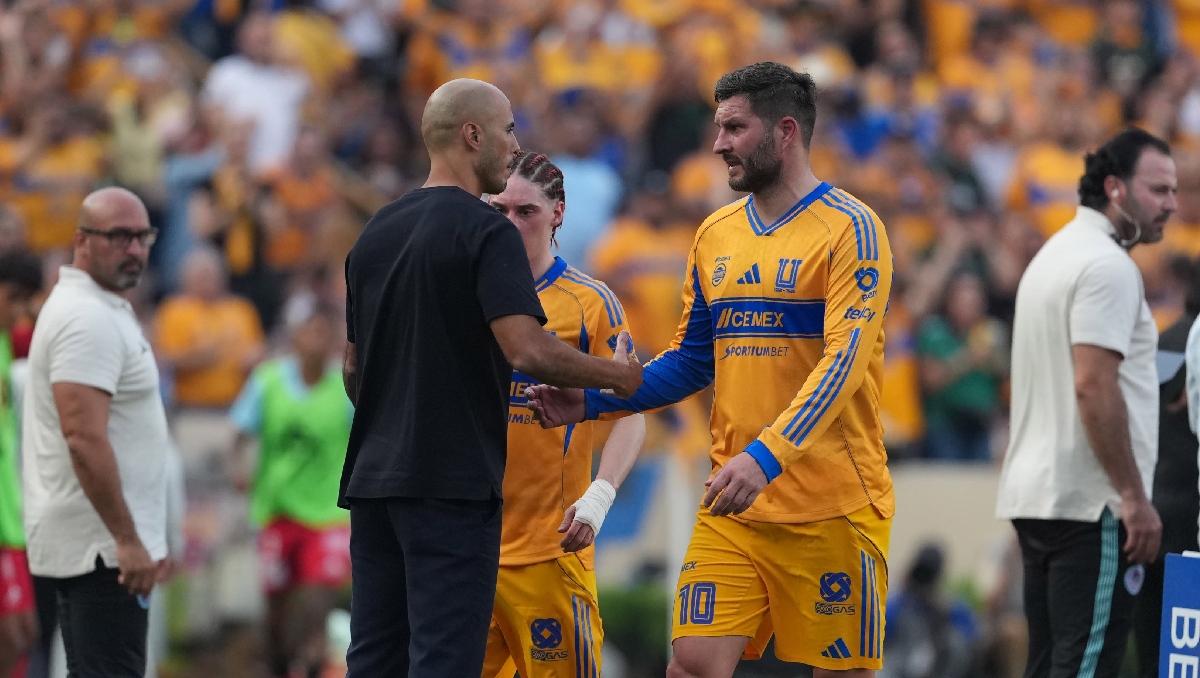 Guido Pizarro bromea con la cena de sus jugadores en el restaurante de Gignac (Imago7)
