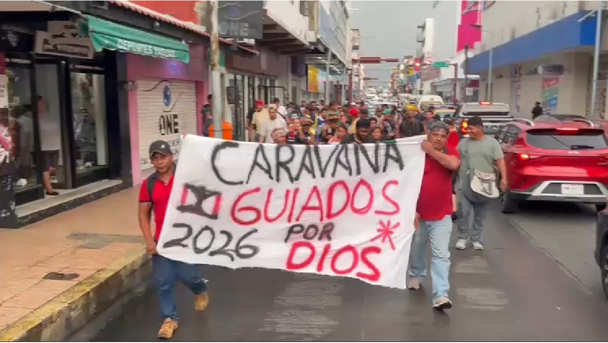 La movilización tenía una bandera con la leyenda 'Caravana Guiados por Dios 2026'. | Especial