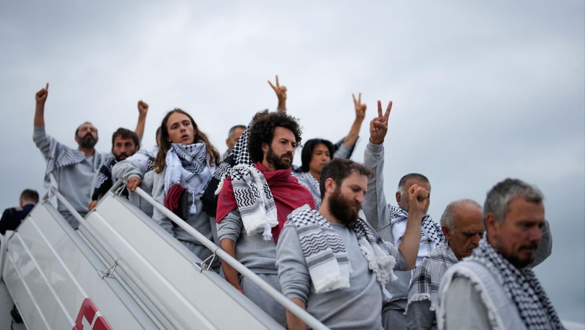 Detenciones en el aeropuerto de Bilbao tras regreso de activistas. | Foto: AP