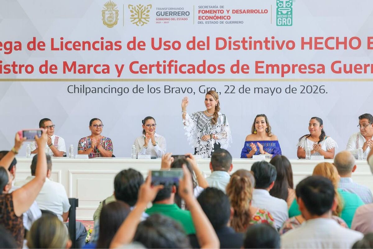 Evelyn Salgado entrega licencias del distintivo 'Hecho en Gro.' a productores. | Foto: Especial