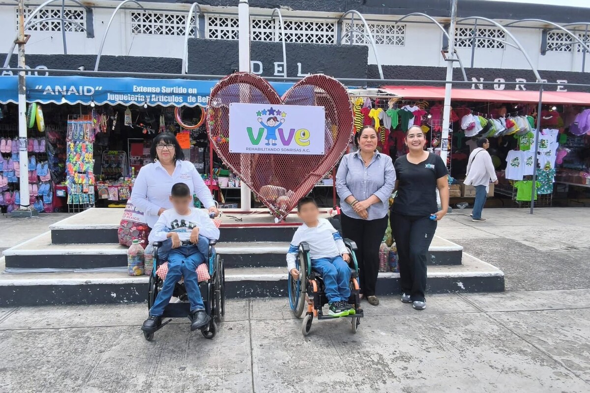 Recolectan tapitas para ayudar a niños con dispacacidad en Tampico. | Sergio Sánchez
