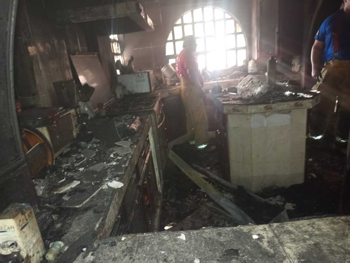 Cortocircuito provoca aparatoso incendio en vivienda de Lerdo.| Especial.