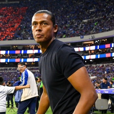 Joel Huiqui llevó a Cruz Azul a conquistar la décima Liga MX, y lo hizo como entrenador interino.