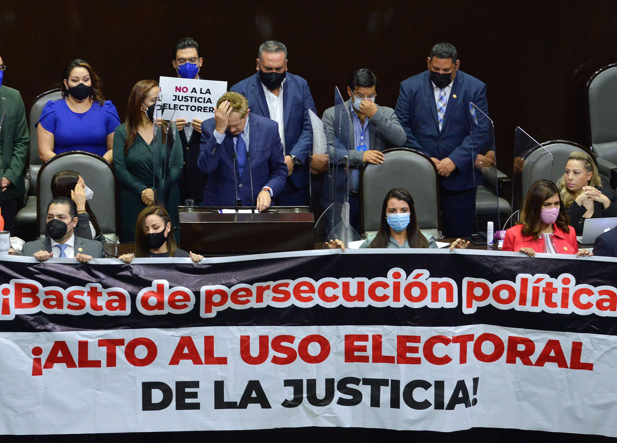 Un juicio político podrá iniciarse durante el tiempo en que el servidor público desempeñe su empleo, cargo o comisión. | Foto: Cuartoscuro