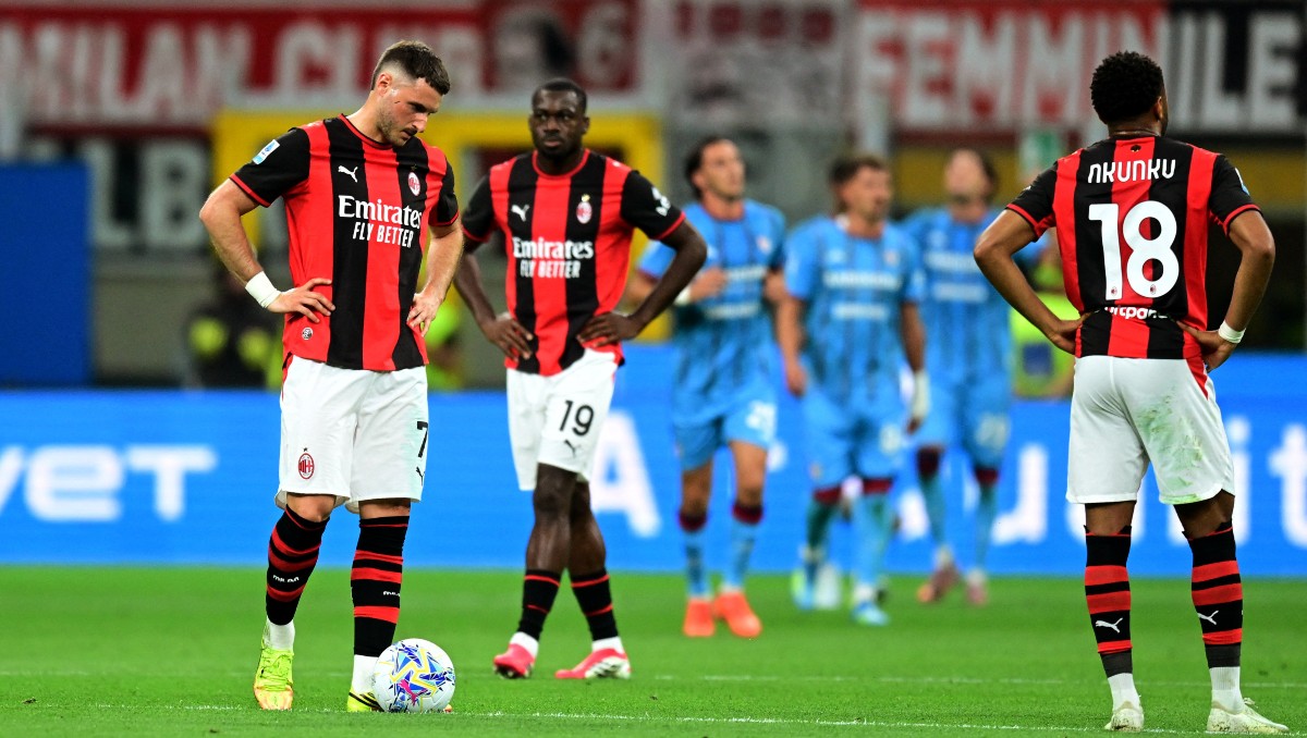 El Milan de Santiago Gimenez se queda sin Champions League (Reuters)