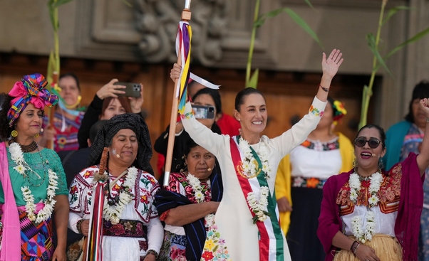La presidenta Claudia Sheinbaum en el Zócalo, el día de su toma de posesión