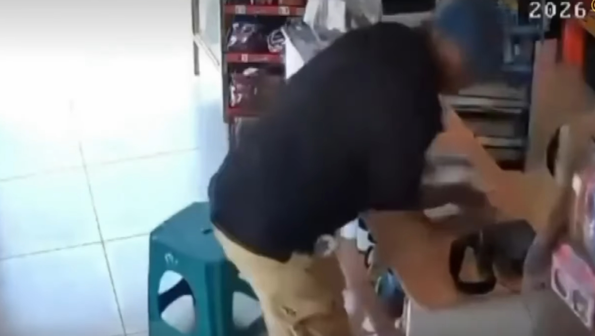 El agresor tomó efectivo y una laptop luego del ataque contra la joven empleada (Foto: Redes Sociales)