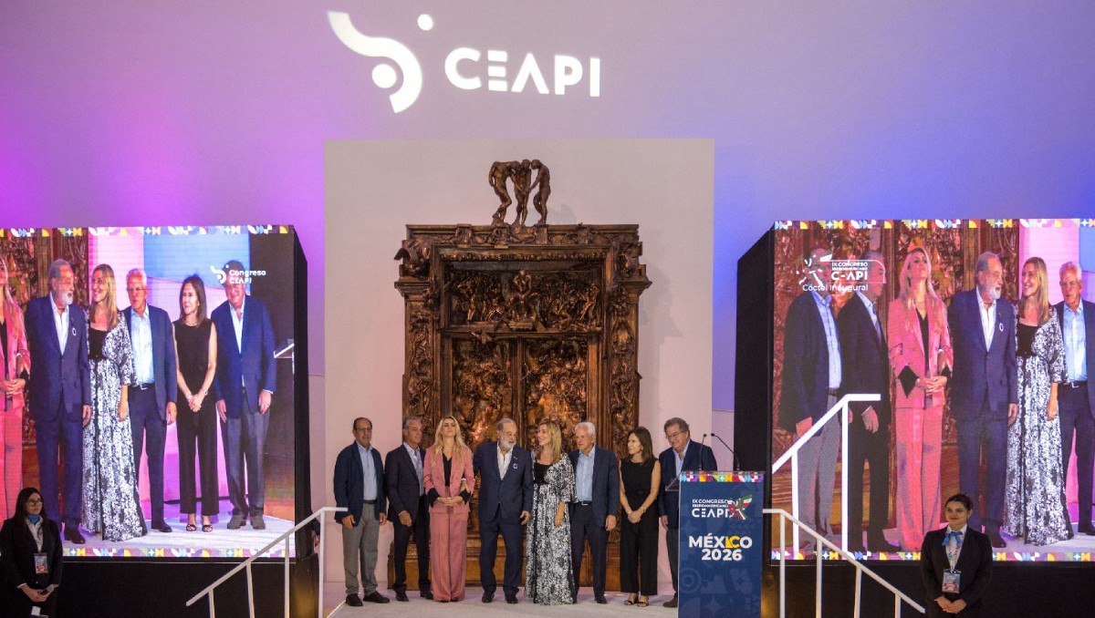 Carlos Slim recibió la Medalla de Honor del Consejo Empresarial Alianza por Iberoamérica (Ceapi). | Foto: Especial