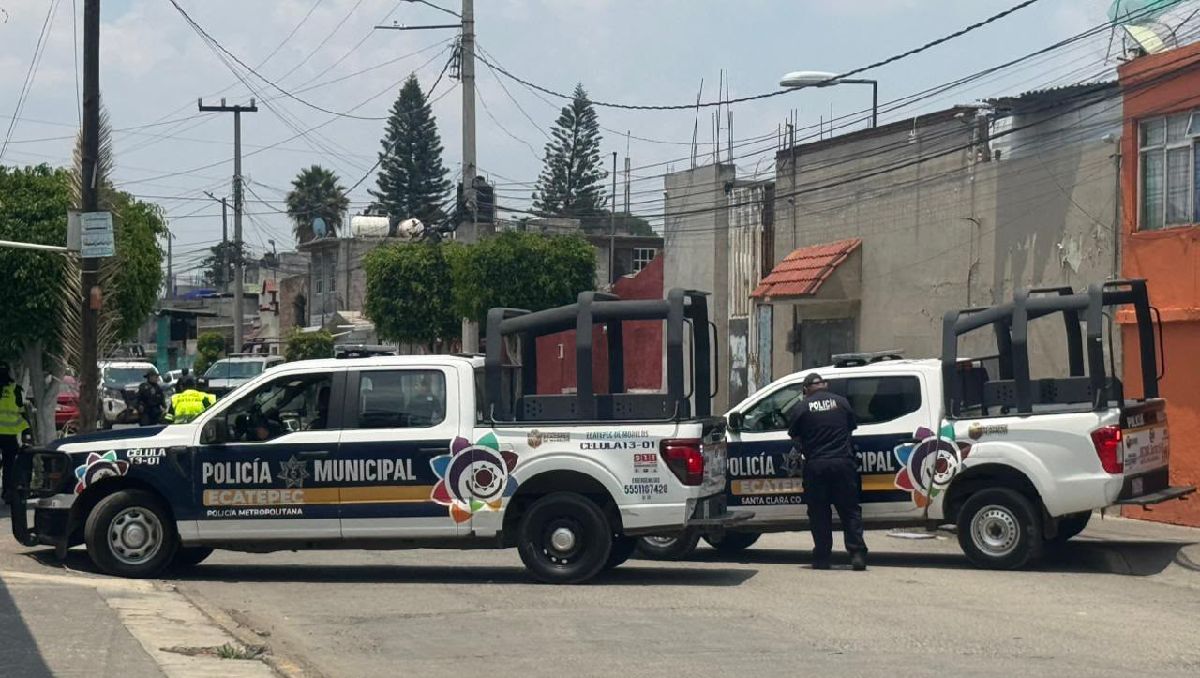 La Fiscalía de Edomex arribó a la zona para iniciar las investigaciones por los restos humanos. | Foto: Especial