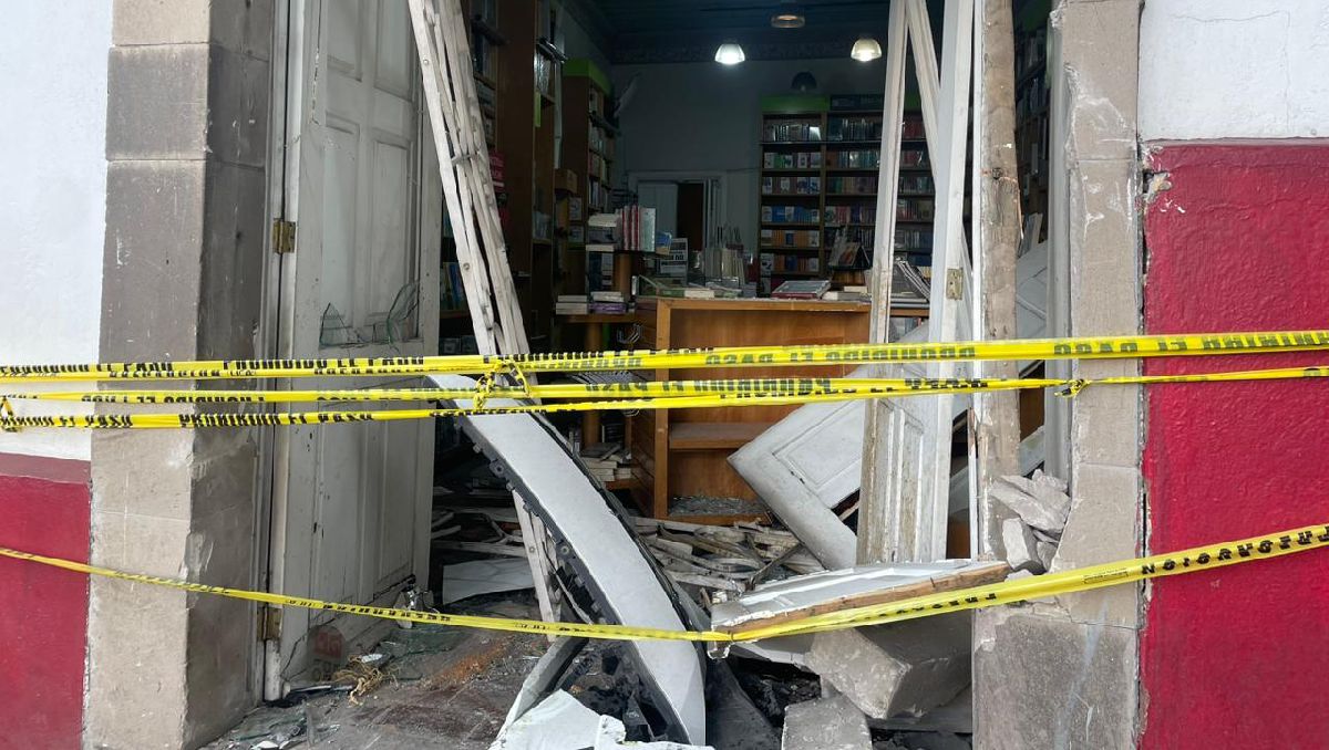 La librería Educal de Toluca cerró temporalmente por los destrozos. Foto: Especial