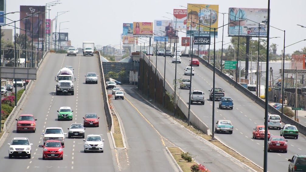 Autobús urbano atropella a peatón en Blvd. Aeropuerto desatando tráfico vial. | Foto Dany Béjar