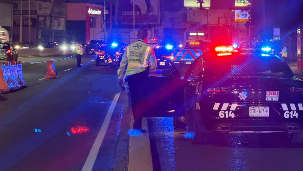 El cuerpo quedó sobre el carril de baja velocidad. Foto: Mayte Villasana