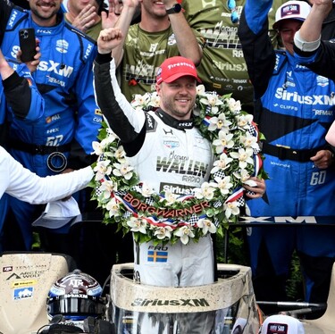 Felix Rosenqvist logró una emocionante victoria en las 500 Millas de Indianápolis.