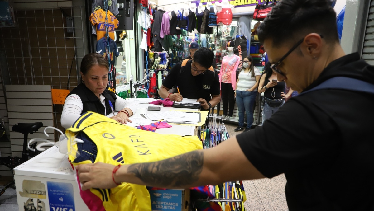 IMPI y FIFA trabajaron estrechamente para decomisar mercancía pirata del Mundial (Jesús Quintanar)