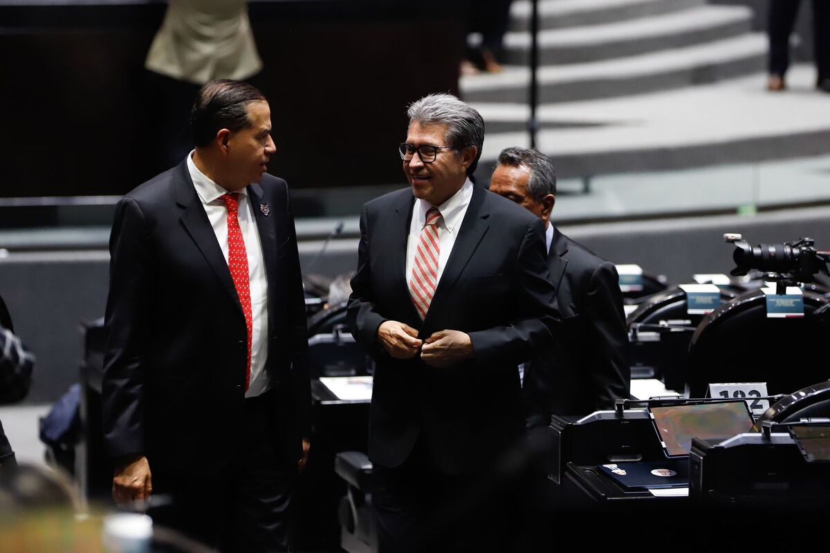 Monreal dijo no entender las dudas que ha generado la iniciativa entre los consejeros del INE. | Foto: Ariana Pérez