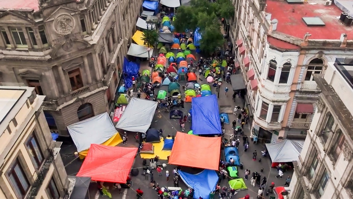 Vista del plantón instalado por la CNTE en calles del Centro Histórico de la CdMx | Foto: Cuartoscuro