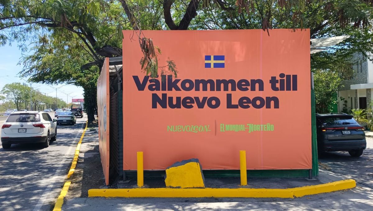 Ya se ven varios de los carteles especiales. Eduardo Mendieta