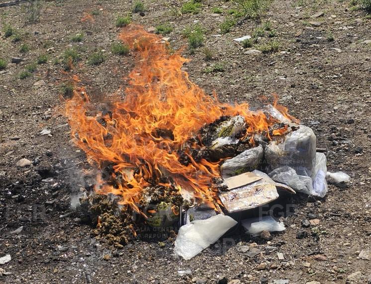 FGR destruye droga y objetos ilícitos en Hidalgo. (Cortesía)