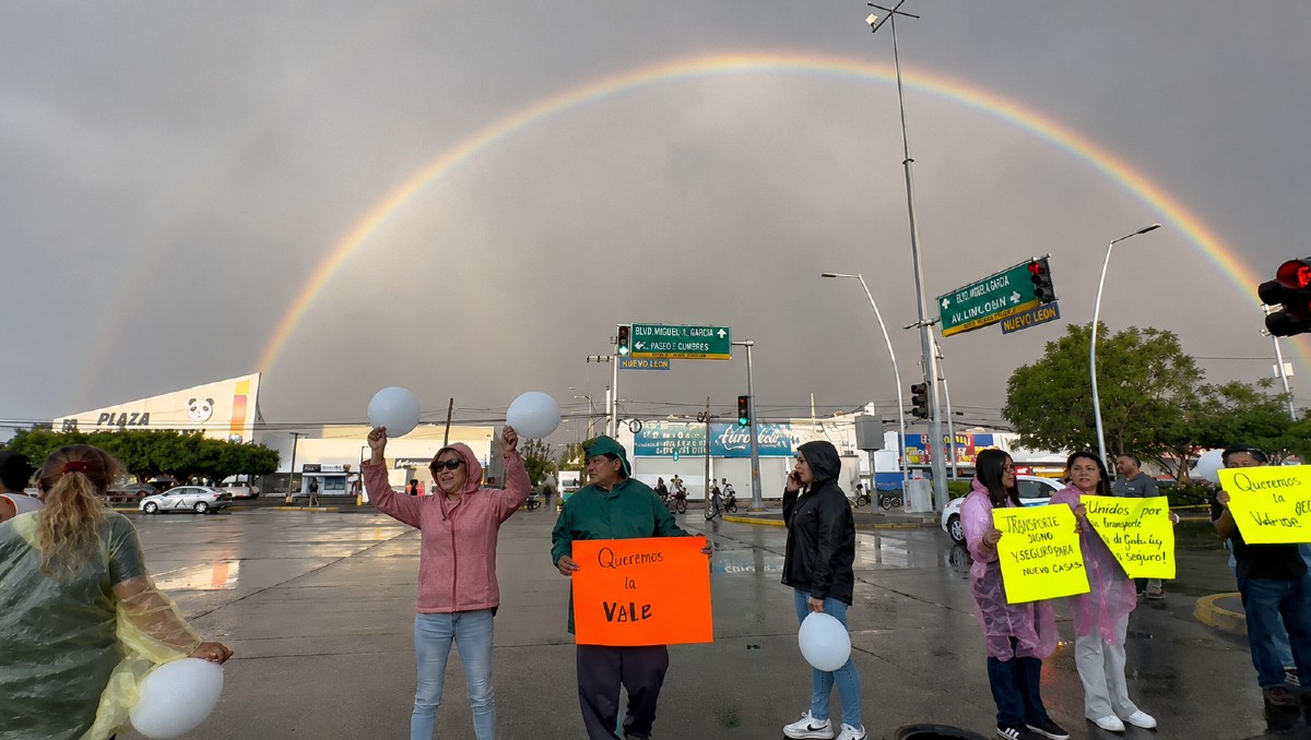 Irapuato: bloquean vialidades para pedir entrega del cuerpo de Valeria | Especial