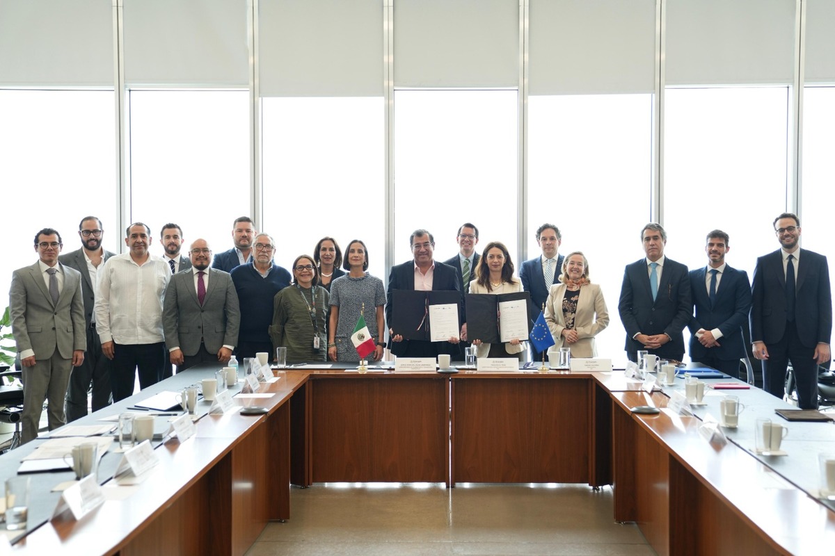 Sener y el Banco Europeo  formalizaron acuerdo destinado a reactivar la cooperación financiera en el sector energético naciona.